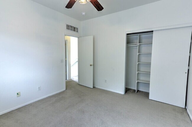 Building Photo - Rancho Sahuarita