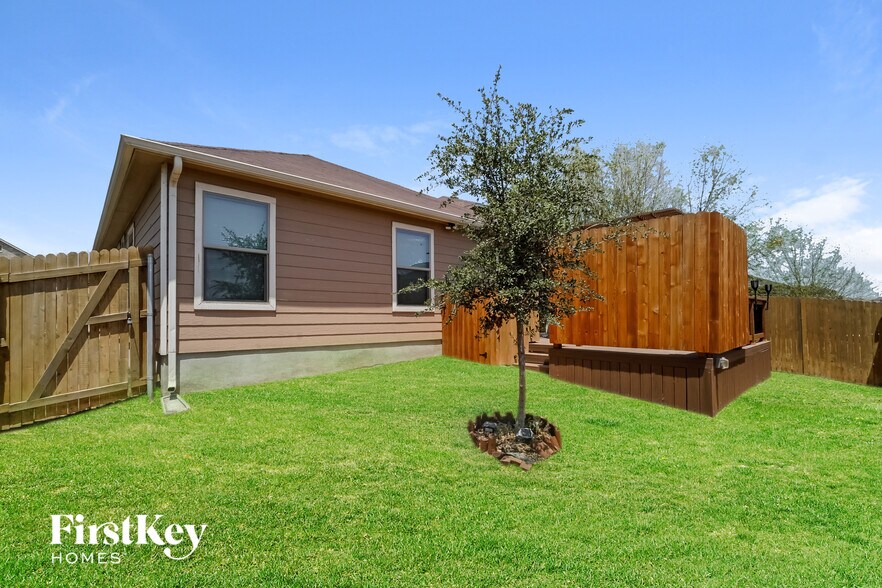 Building Photo - 3931 Gentle Mdw