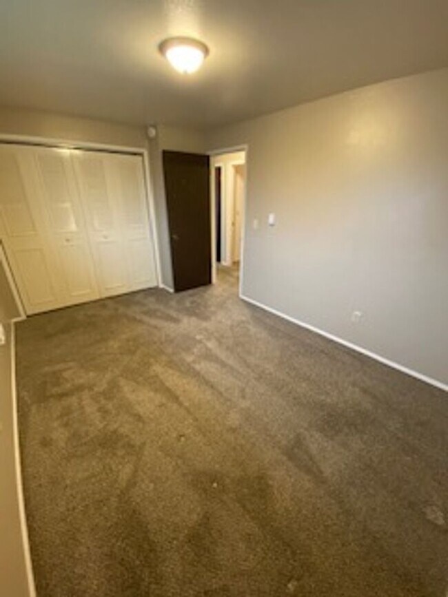 Building Photo - 130Hom