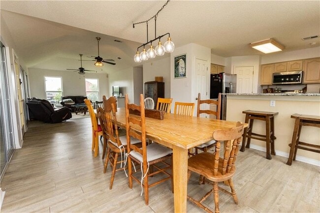 Building Photo - 26321 Mildred Dr