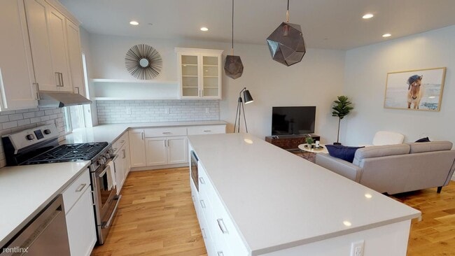 Building Photo - 1 br, 1 bath House - 1358 N Blandena Priva...
