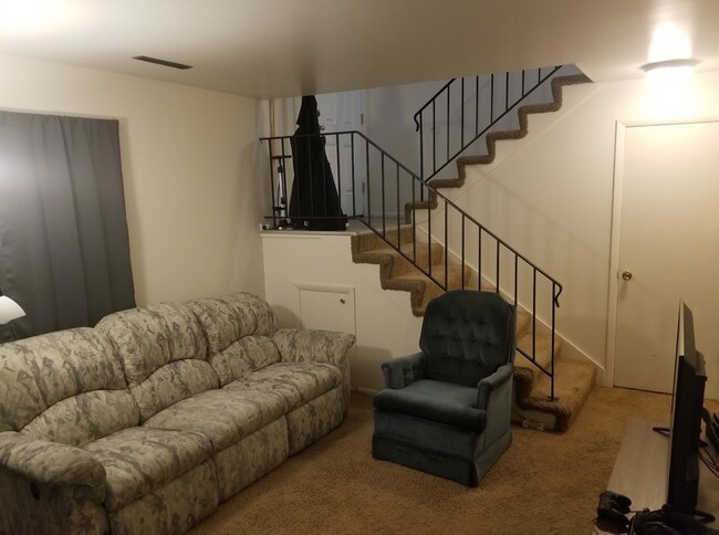 Building Photo - 263 E 200 N