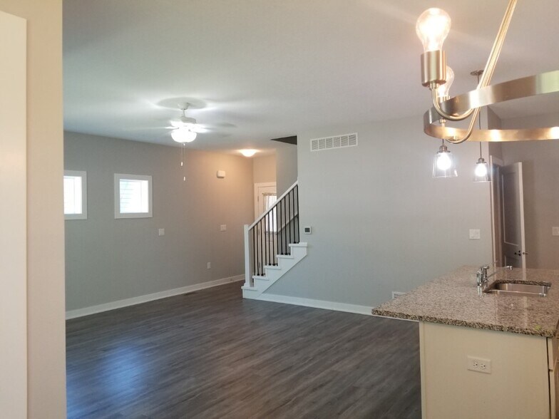 Building Photo - 1036 66th St