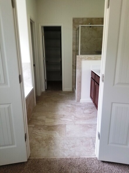 Building Photo - 3810 Flat Rock Mountain Dr