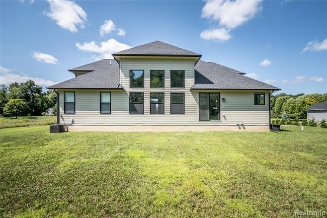 Building Photo - 5344 Birch Dr