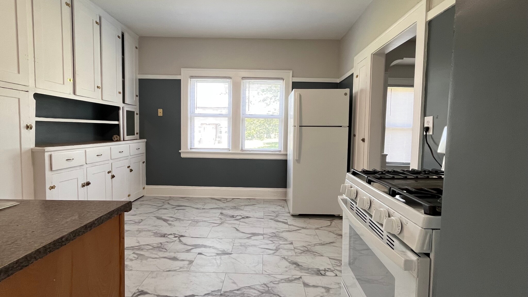 Updated Kitchen - 3252 E 142nd St