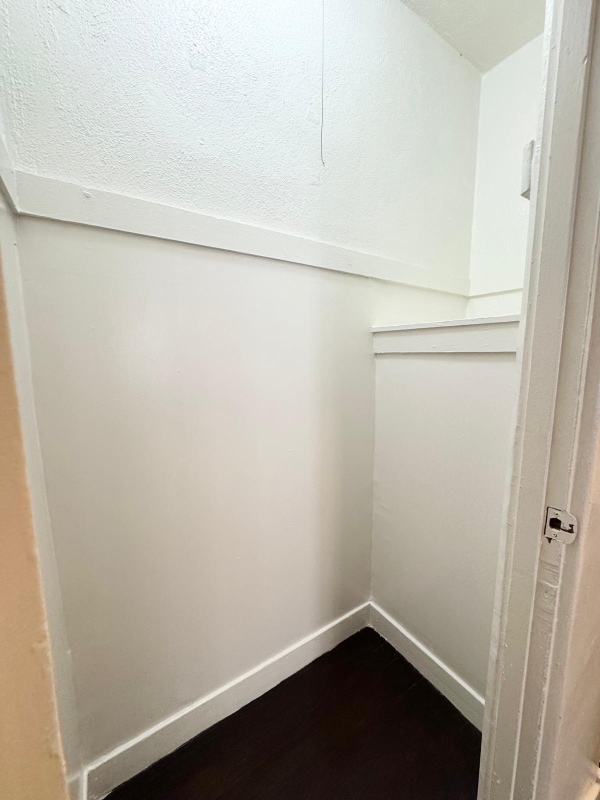 Building Photo - 636 N Plymouth Blvd