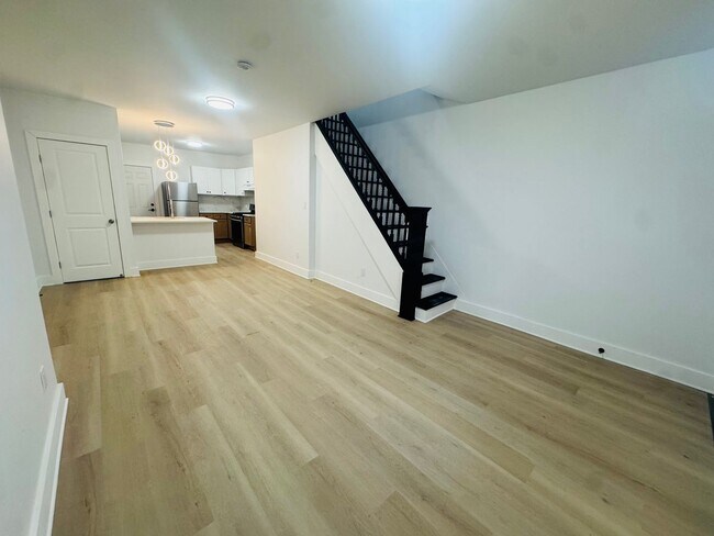 Building Photo - Refreshed 3bd/1bath House! Section 8 ONLY!