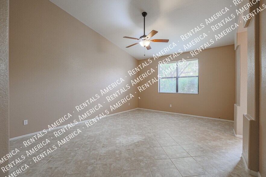 Building Photo - 263 E Ashurst Dr