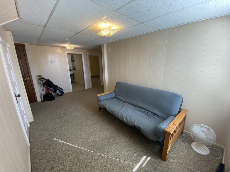 Building Photo - 412 W 14th St