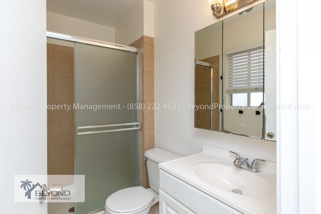 Building Photo - ***RECENTLY UPGRADED***3BED 2 BATH***ATTAC...