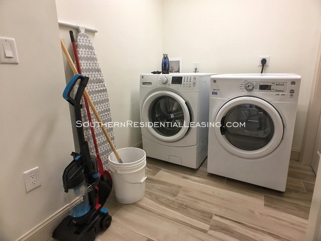 Building Photo - 13333 Johnson Beach Rd Unit 204 ~by Southern