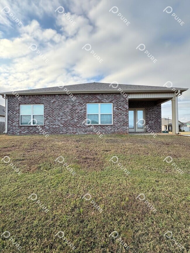 Building Photo - 14170 Lannister Ln