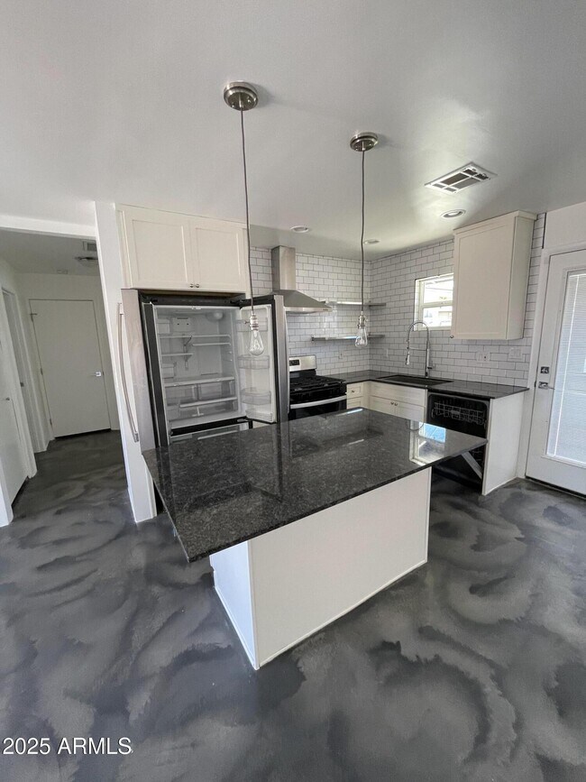 Building Photo - 3416 N 37th St