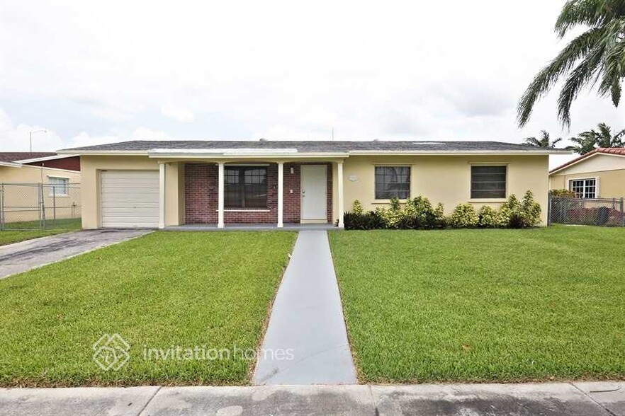 Primary Photo - 11835 SW 119th Pl Rd