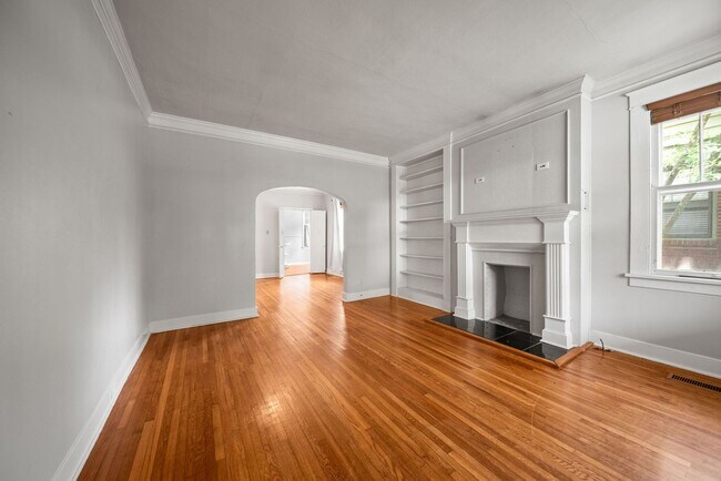 Building Photo - 5110 Lee Ave
