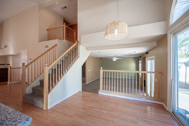 Building Photo - Silverado Ranch - Cul-de-sac.  Downstairs Bedroom and Bathroom