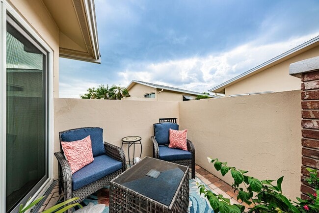 Building Photo - 2735 Sherbrooke Ln
