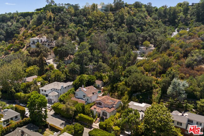 Building Photo - 1407 N Beverly Dr