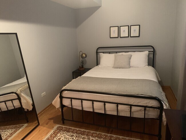 bedroom 2 - 939 N Fairfield Ave