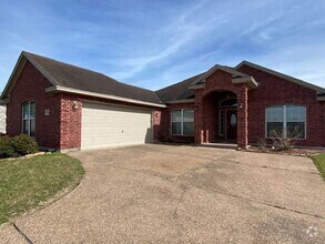 Building Photo - DON'T MISS THIS INCREDIBLE SOUTHSIDE LEASI...