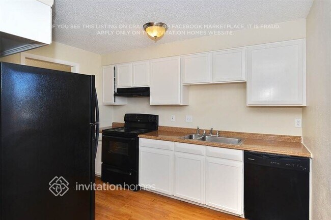 Building Photo - 423 S Potomac Cir