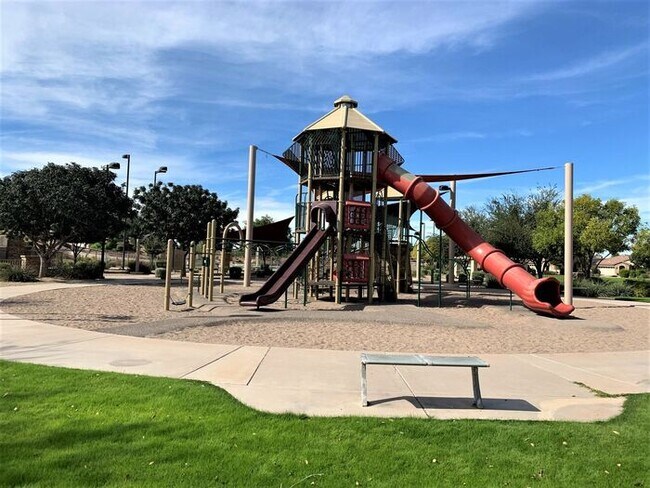 Building Photo - Home at Mission Royal Resort Living Community! 5bd 3ba 2688sqft!