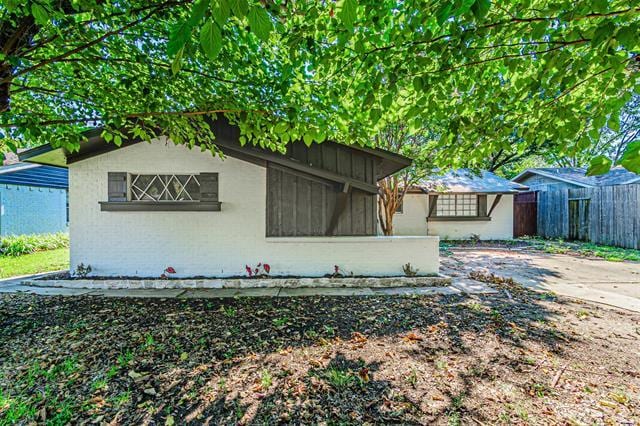 Building Photo - 1018 McCallum Dr