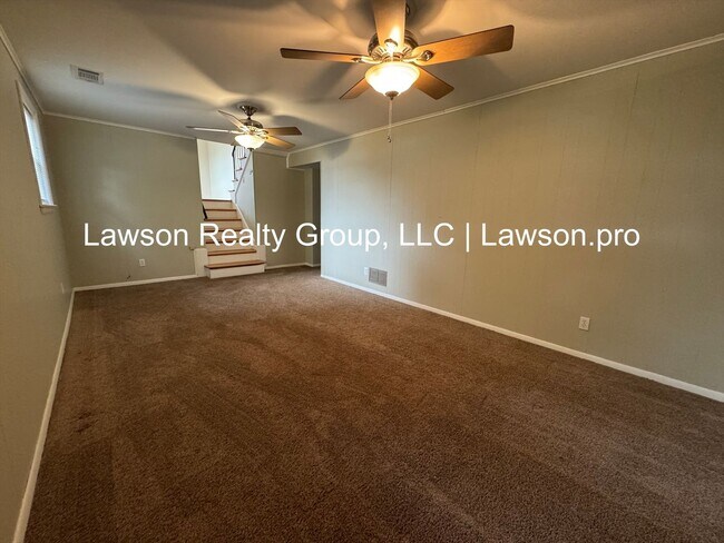 Building Photo - Beautiful Salem split level near the VA hospital