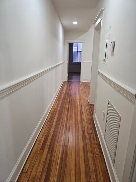 Building Photo - 101 S Saint Asaph St