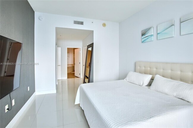 Building Photo - 7928 East Dr