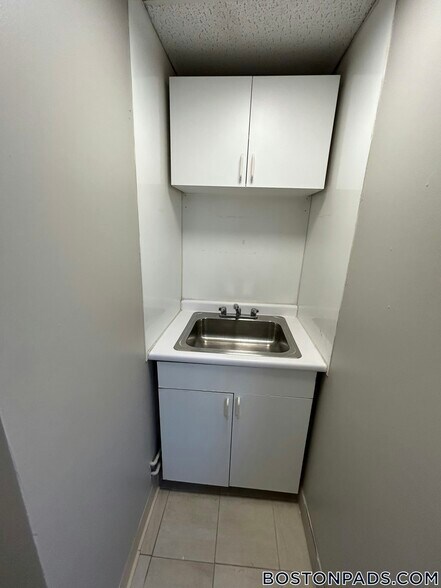 Building Photo - 12 Lincoln St