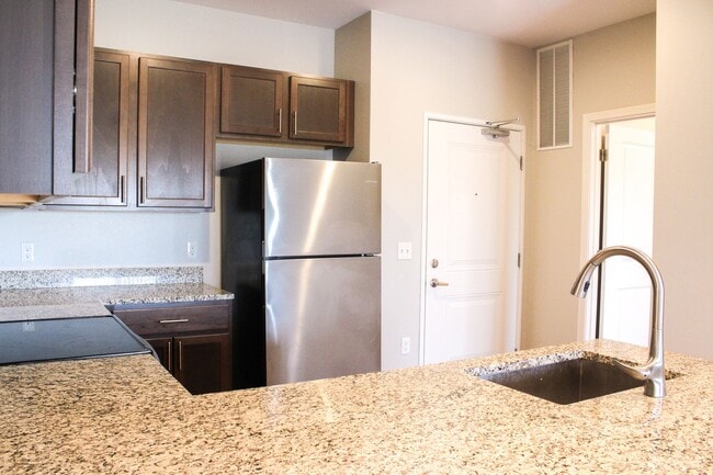 Building Photo - 3241 Redhawk St