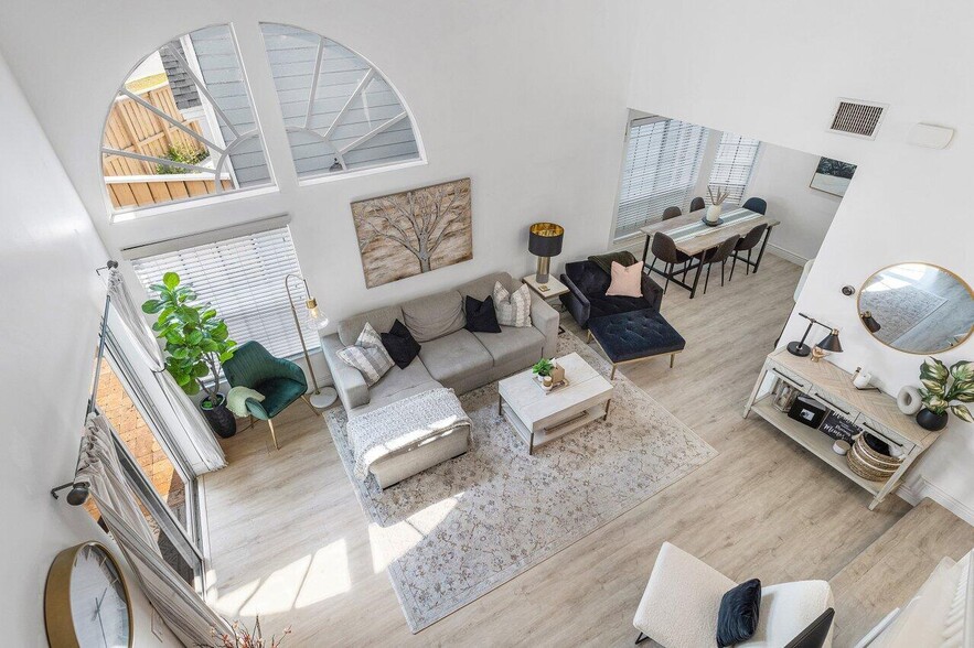 Building Photo - 5120 Coronado Rdg