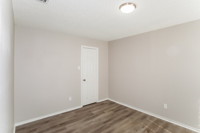 Building Photo - 2509 Brooke Trail