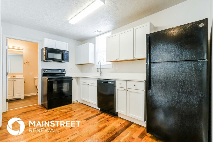 Building Photo - 3819 River Park Dr