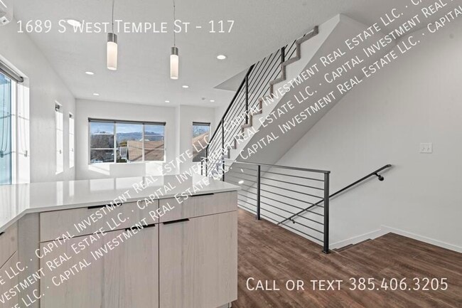 Building Photo - 1689 S W Temple St