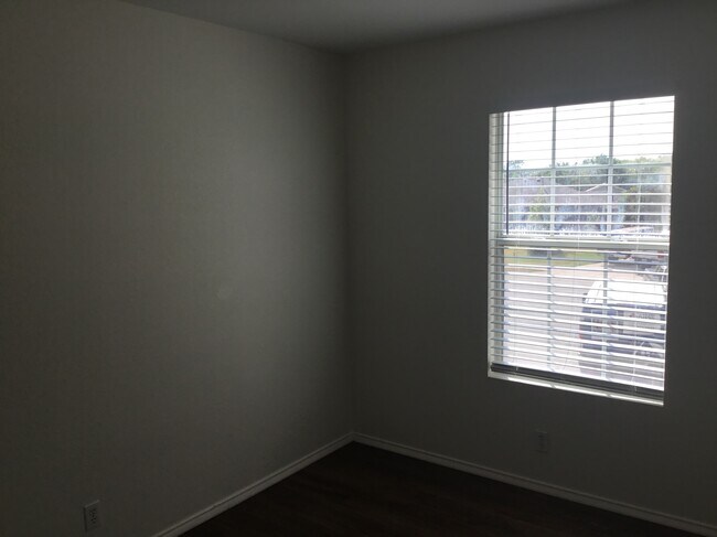 Building Photo - 3500 Banda Ln
