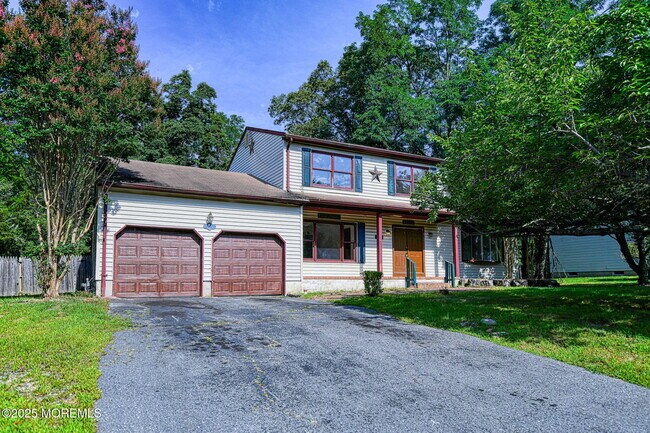 Primary Photo - 16 Spicy Pond Rd