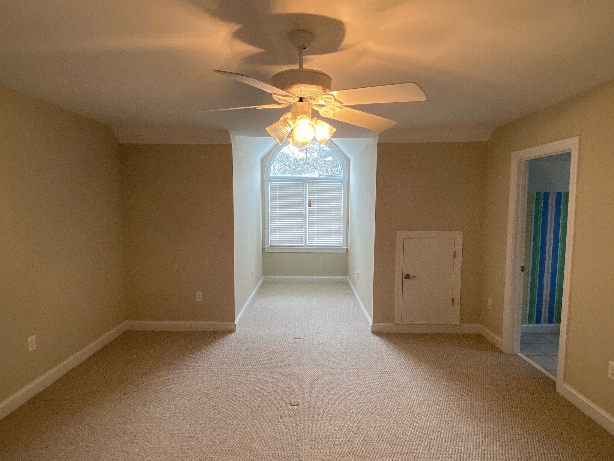 Building Photo - 4903 Pebble Beach Cir N