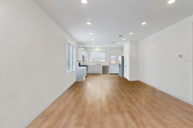 Building Photo - 2107 Fisher Bnd Dr