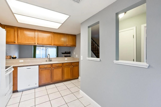 Building Photo - 7673 Lily Mar Ln