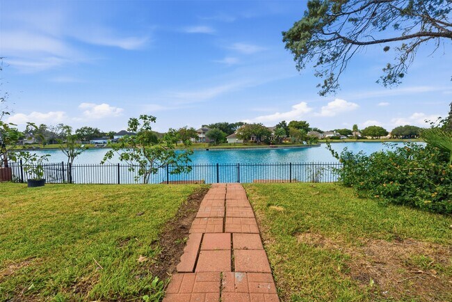 Building Photo - 6426 Portuguese Bend Dr