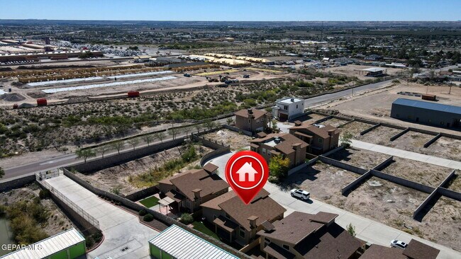 Building Photo - 1031 Vinton Ave