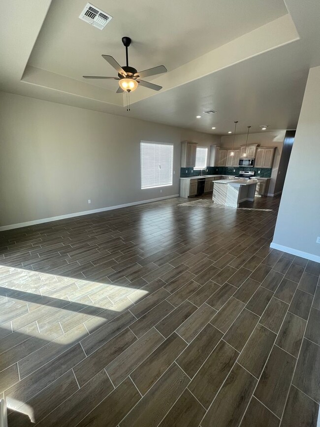 Building Photo - Beautiful Newly Constructed Home **Move In...