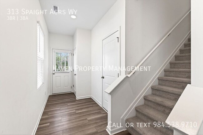 Building Photo - 313 Spaight Acrs Wy