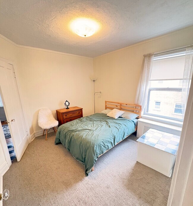 Building Photo - 6652 N Campbell Ave