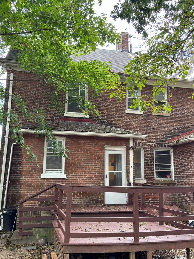 Building Photo - 309 East Ave