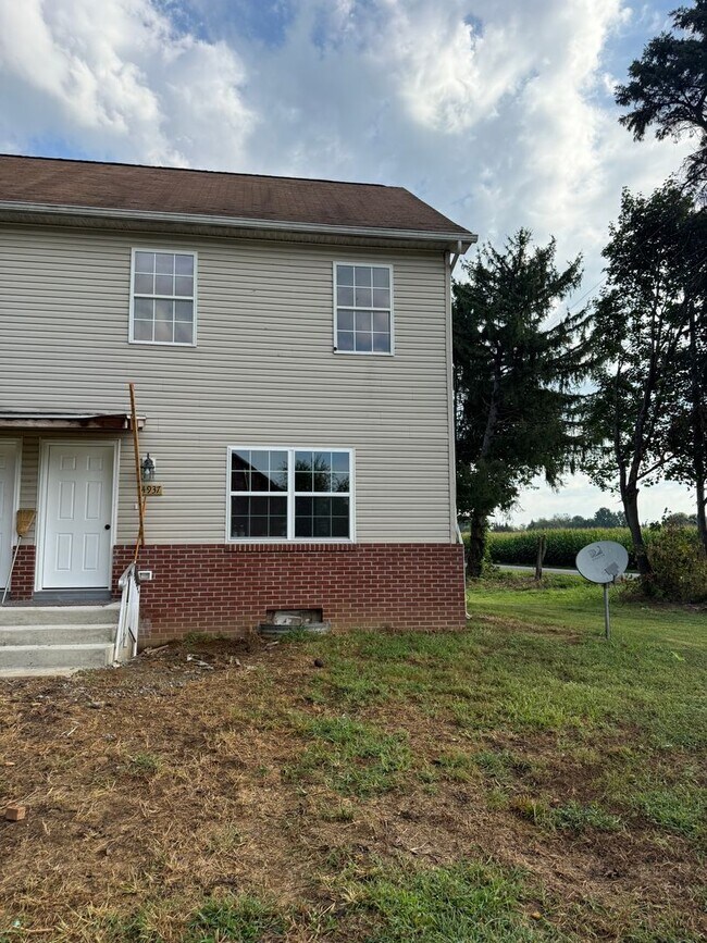 Building Photo - 4937 Byers Rd