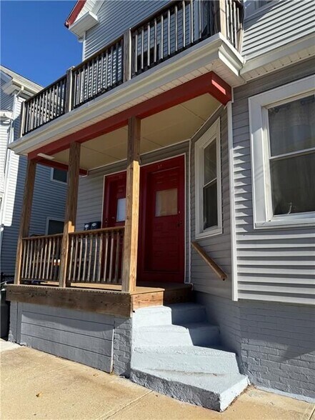 Building Photo - 57 Robin St